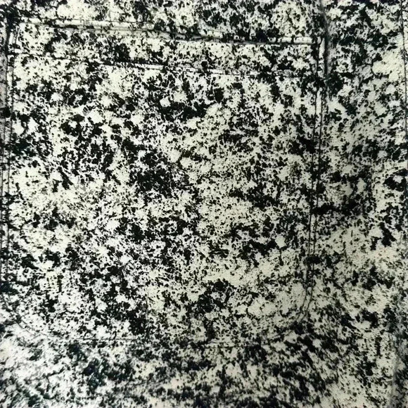 Athleta Farallon Short | Pebbles Texture Black | SZ M - Picture 7 of 11